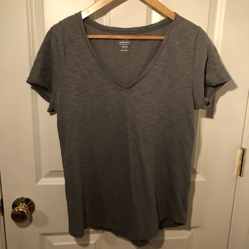 Old Navy women's gray t-shirt size M